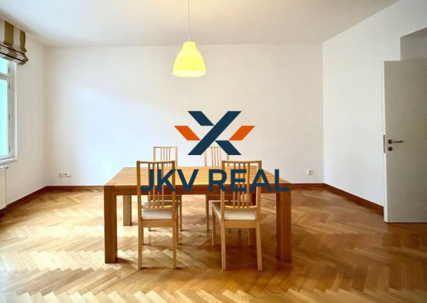 Na predaj charizmatický 2i byt v centre Ružinova.