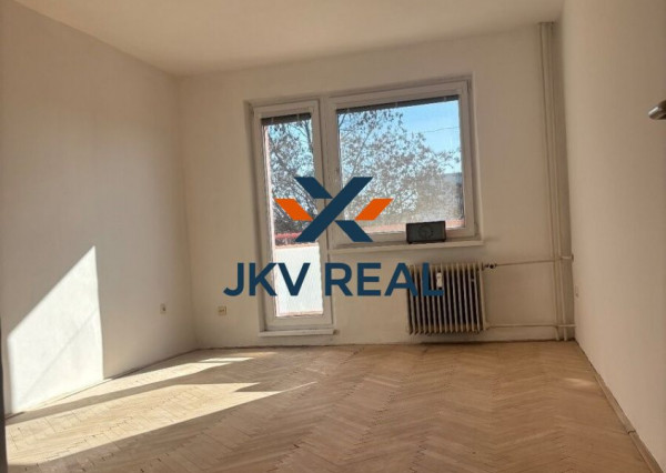 Ponúkame na predaj 2.5 izbový byt s balkónom