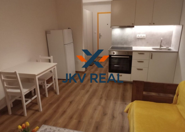 JKV REAL ponúka na prenájom kompletne zrekonštruovanú garsónku v Petržalke – s výhľadom na Draždiak