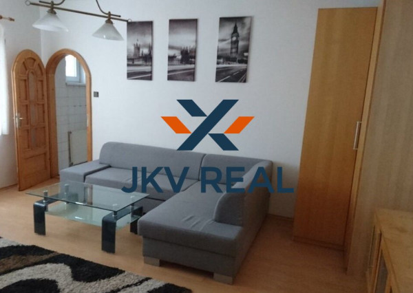 Na prenájom 1- izbový byt v Starom Meste  - Radlinského ul.