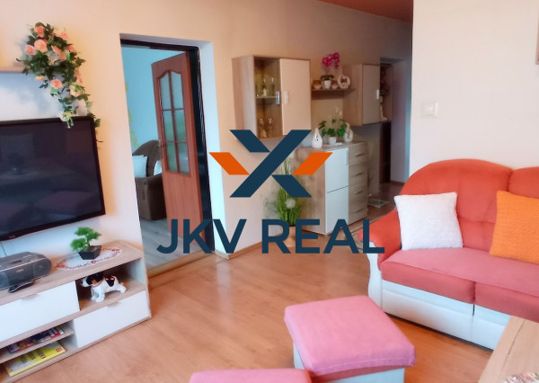 PREDANÉ ! JKV REAL ponúka na predaj 5-izbový dvojpodlažný rodinný dom s veľkou záhradou v obci Malé Leváre.