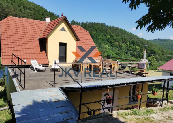 Na predaj rodinný dom pri lese s veľkým pozemkom len pár minút od Ilavy