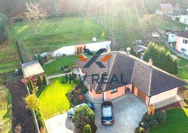 NA PREDAJ: Luxusný 4-izbový bungalov s pozemkom snov