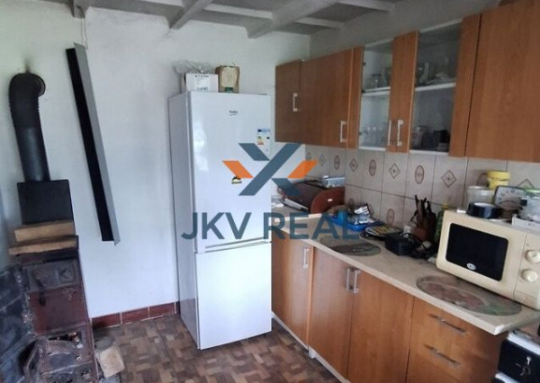 ZNÍŽENÁ CENA!!! Na predaj záhrada s chatkou v oblasti Hron.