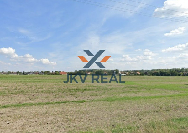 NA PREDAJ SLNEČNÝ ROVINATÝ POZEMOK V OBCI DOBROHOŠŤ, 520 M2, 79990 EUR
