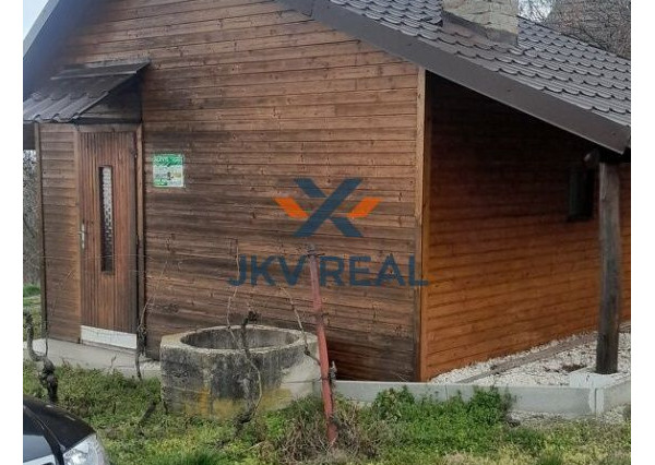 Na predaj viničný domček s vinicou a ornou pôdou