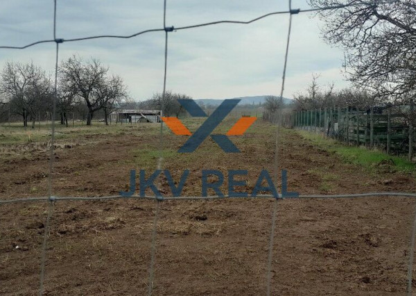 Na predaj 3 pozemky v lokalite Boží kopec v Šturove