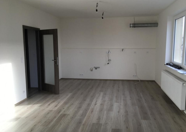 Ponúkame na predaj 3izbový byt v SKVELEJ LOKALITE!