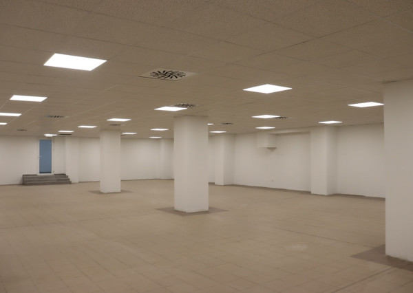 Štýlový a moderný priestor na prenájom v centre Levíc – ideálne pre váš biznis!