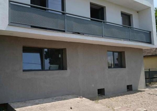 Na predaj viacgeneračný rodinný kompletne zrekonštruovaný dom v obci Jasová