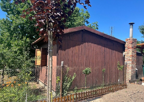 Na predaj záhrada s chatkou v Štúrove