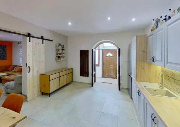 Predaj: Moderný dom pri LV, luxusná záhrada, TOP prostredie