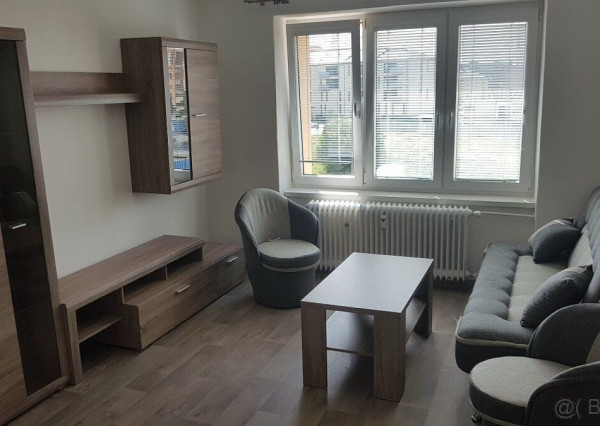 Ponuka na dlhodobý prenájom  3-izbový byt v centre Prešova na Baštovej ulici