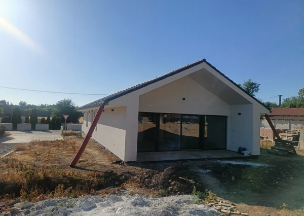 Rodinný dom na predaj : Moderný bungalov – Precízne navrhnutý domov s dôrazom na pohodlie a úsporu energií (3D vizualizácia)