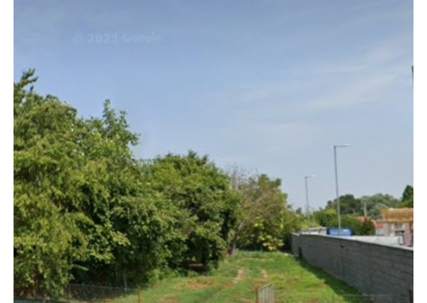 Na predaj pozemok s chatkou, možnosť stavby rodinného domu