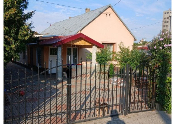 Zrekonštruovaný Rodinný Dom v Pokojnej Časti Michaloviec na Predaj!