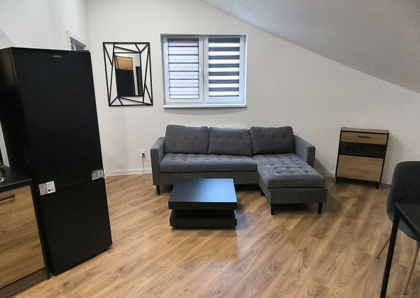 Prenájom v Srdci Michaloviec: Moderný a Elegantný 2-izbový Byt!