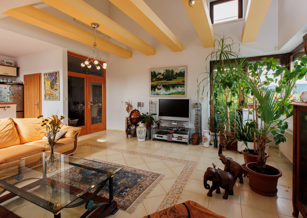 VEĽKÝ 4 - IZBOVÝ BYT 140 M2  NA PREDAJ - PIEŠŤANY