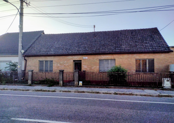 EXKLUZÍVNE !  RODINNÝ DOM S POZEMKOM 1478M2  MORAVANY nad Váhom