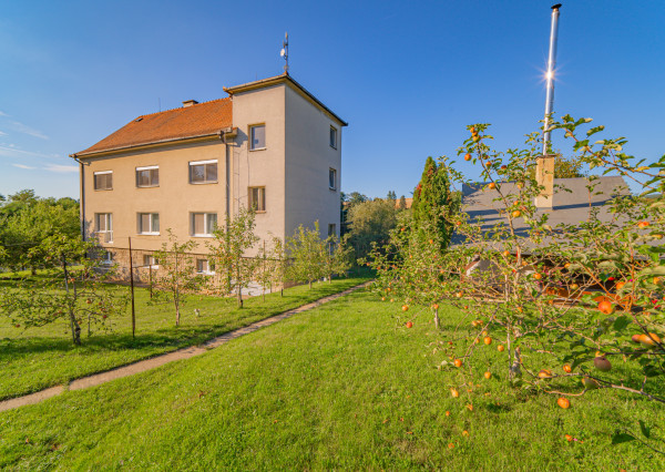 EXKLUZÍVNE !  RODINNÝ DOM S POZEMKOM 3806M2  MORAVANY nad Váhom