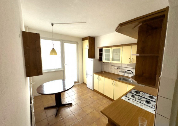 Prenájom 3-izbový byt v tichej lokalite – Necpaly, Prievidza