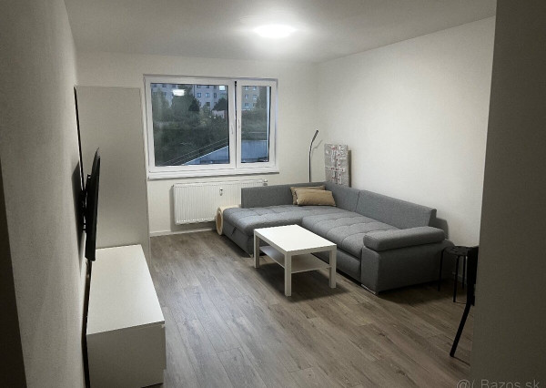 Prenájom :  Garsónka v novostavbe Trenčín JUH