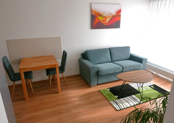 Na prenájom 2 izbový byt s podzemným parkovaním - Pri Mýte