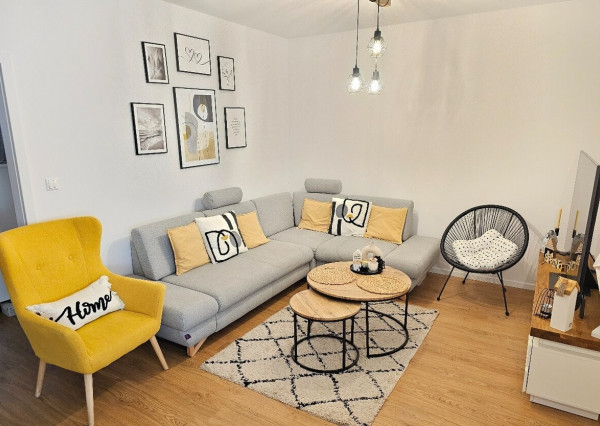 Priestranný 3 izbový byt - podzemné parkovanie, pivnica, loggia - Ružinov Ostredky