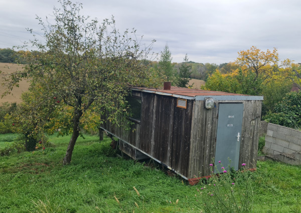 Pozemok v chatovej oblasti s výhľadom – Dvorníky Posádka