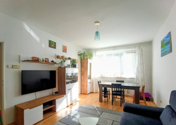 2-izbový komfortný byt s garážou a posedením v tichej lokalite ! super cena !