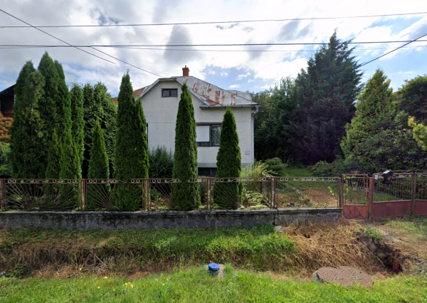 Na predaj rodinný dom 4-izbový  s rozsiahlym pozemkom - 6 050 m²v Nižnom Hrušove