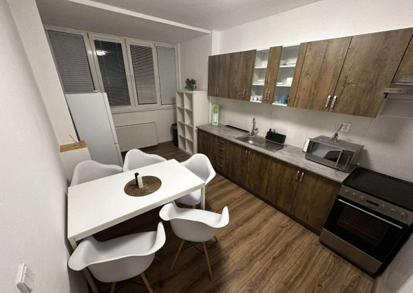 priestranný 4-izbový byt