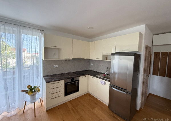 Moderný 2-izbový byt s balkónom – Biely Kostol