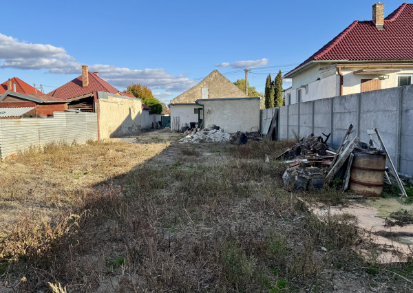 Pozemok s rodinným domom - 605 m2 - Tureň