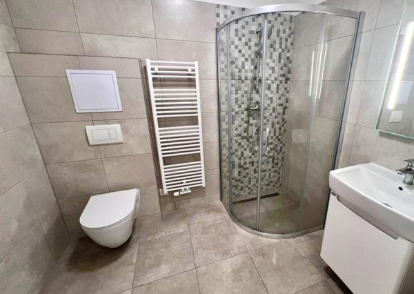 Ponúkame na predaj 2 izbový byt s balkónom za cenu 1 izbového bytu - ideálny pre spoločný začiatok- Karlova Ves