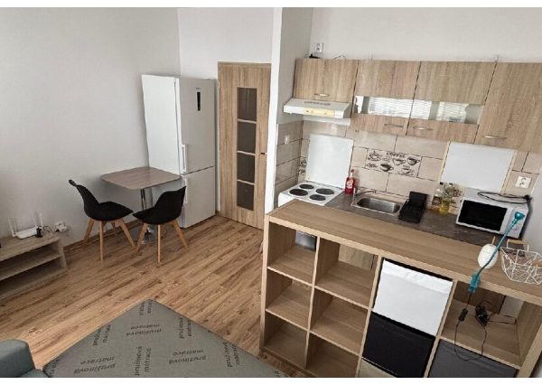 Na prenájom garsónka v Petržalke