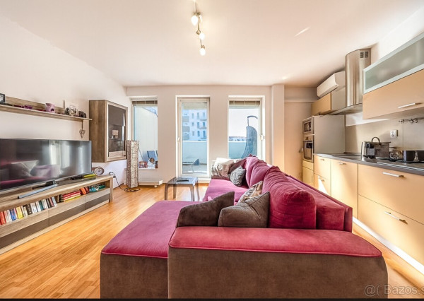 REZERVOVANÉ:  INVESTIČNÁ PRÍLEŽITOSŤ: PREDAJ: SLNEČNÝ 2-IZBOVÝ BYT S VEĽKORYSOU TERASOU -3D OBHLIADKA!