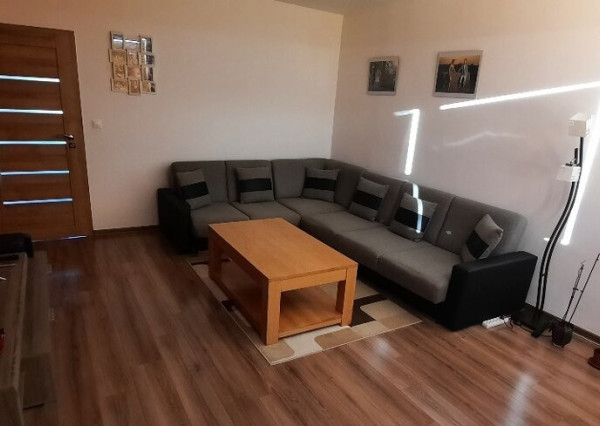 Na predaj kompletne prerobený 3 izbový byt v Hurbanove