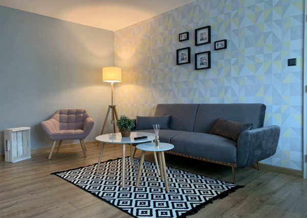 Dizajnový 2-izbový byt so šatníkom a balkónom PRIEVIDZA- Staré sídlisko