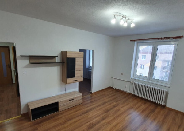 Slnečný kompletne zrekonštruovaný 2 izbový byt blízko centra