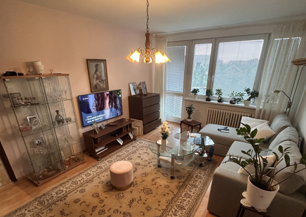 Na predaj 3-izbový byt vo Vrakúni s dvoma balkónmi