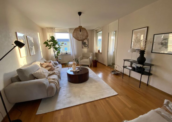 Na predaj priestranný 3-izbový byt vo vyhľadávanej tichej časti Starej Petržalky – Vranovská ulica