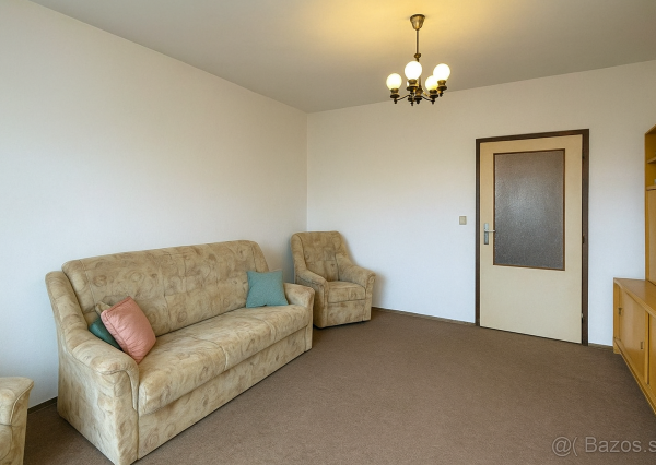 Predaj: Priestranný 4-izbový Byt s Balkónom a Potenciálom na J. Hollého!