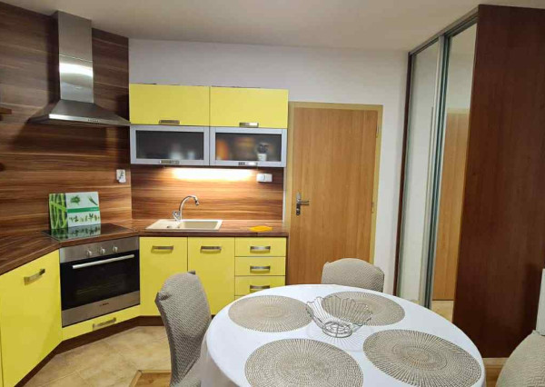 APARTMÁN V TATRÁCH, 67M2, TERASA, VEĽKÝ SLAVKOV