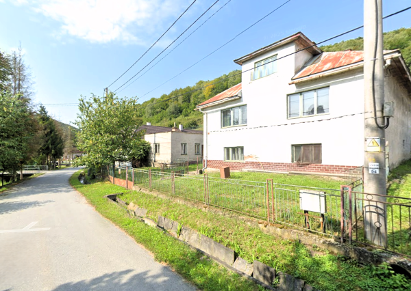 Na predaj rodinný dom s pozemkom – 2358 m² v obci Korunková, okres Stropkov.