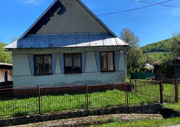 Na predaj 3 - izb. dom s verandou a záhradou – Krajná Porúbka