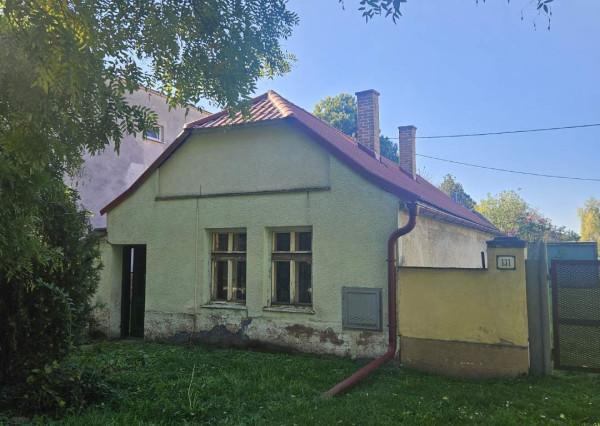 Krásná chalupka s obrovským pozemkom na predaj.