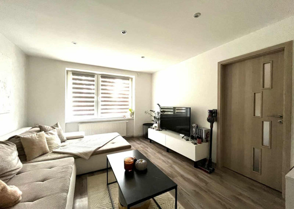 Prenájom: Krásny, Zrekonštruovaný 2-izbový Byt blízko centra!