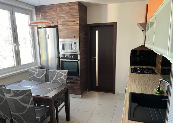 Prenájom pekného 3-izboveho bytu v Košiciach.