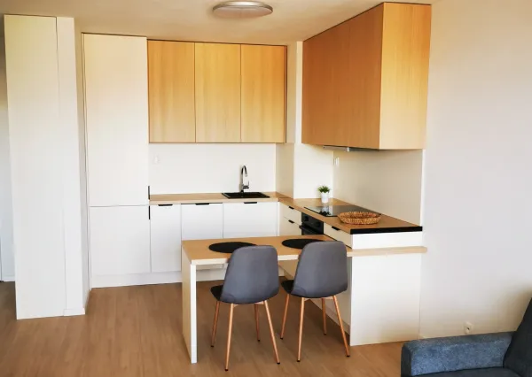 PRENÁJOM: 2-izbový byt – Nitra, Hornostavská